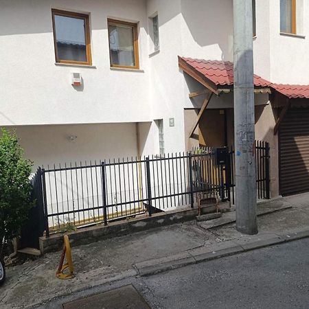 Apartman Yellow House Saraievo Exterior foto