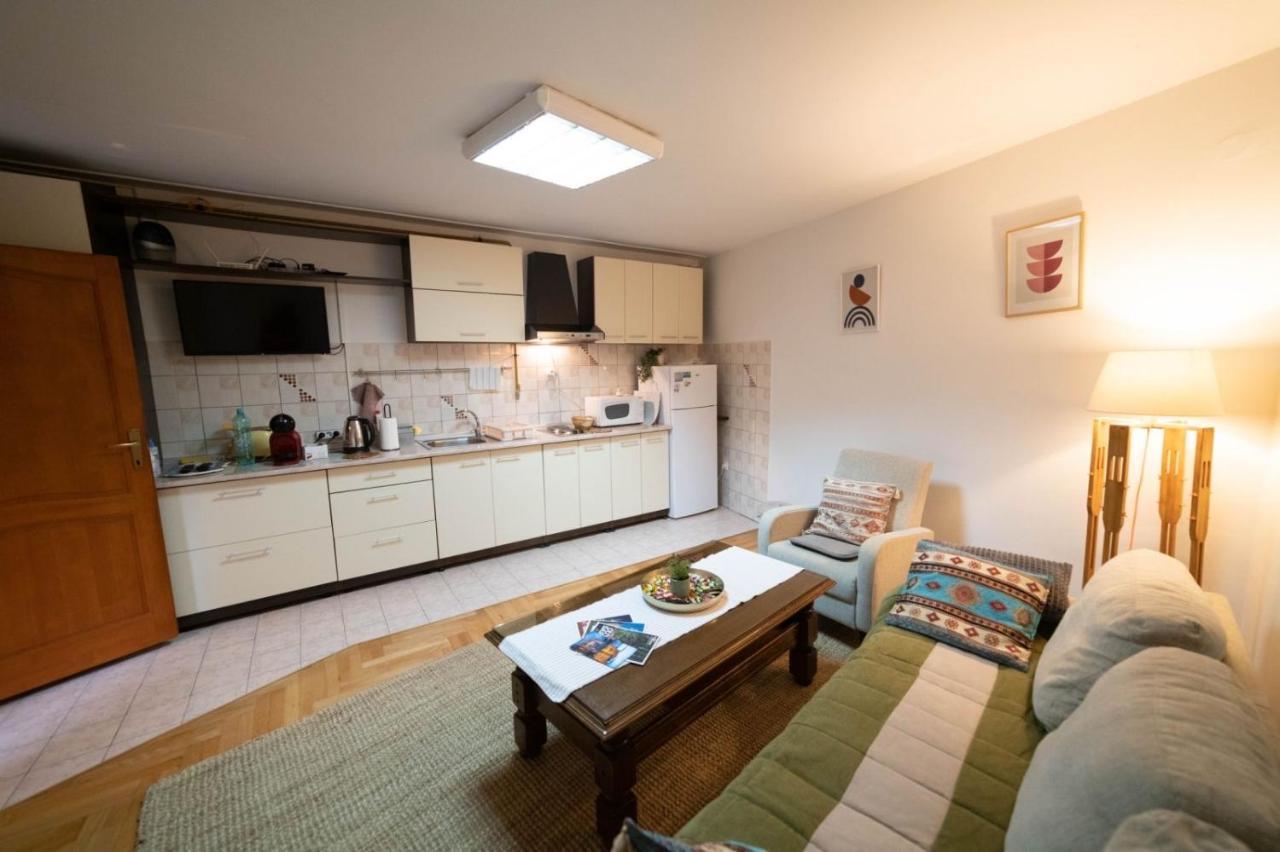 Apartman Yellow House Saraievo Exterior foto