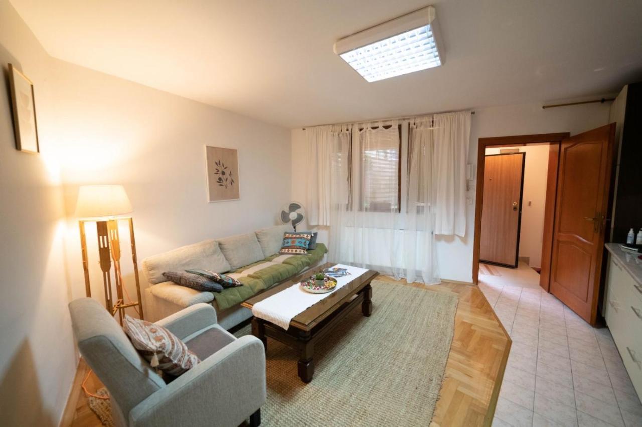 Apartman Yellow House Saraievo Exterior foto