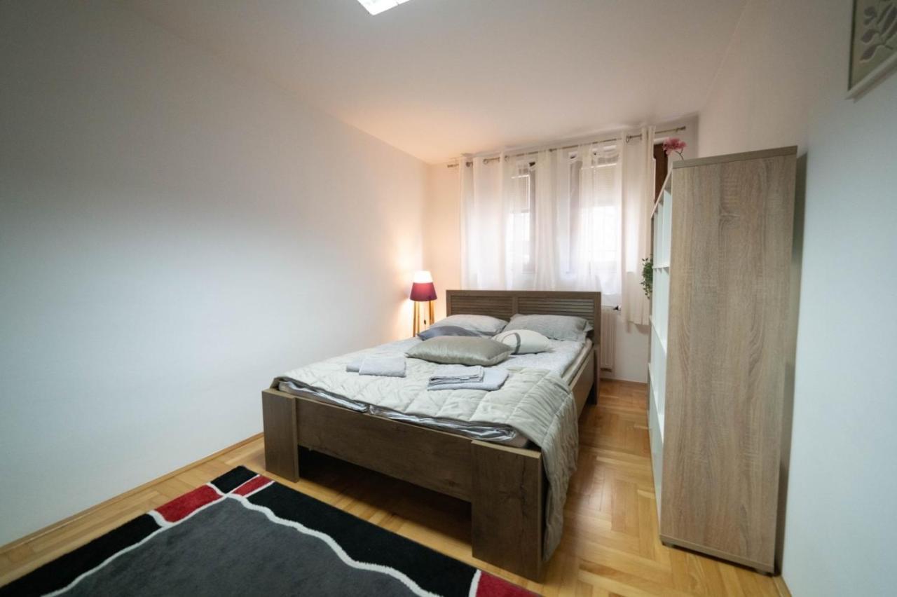 Apartman Yellow House Saraievo Exterior foto